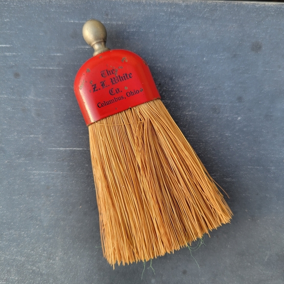 Vintage Mini Whisk Broom ~ Z.L. White Co. Columbus, OH ~ Antique? ~ Neat Item! - Picture 15 of 15